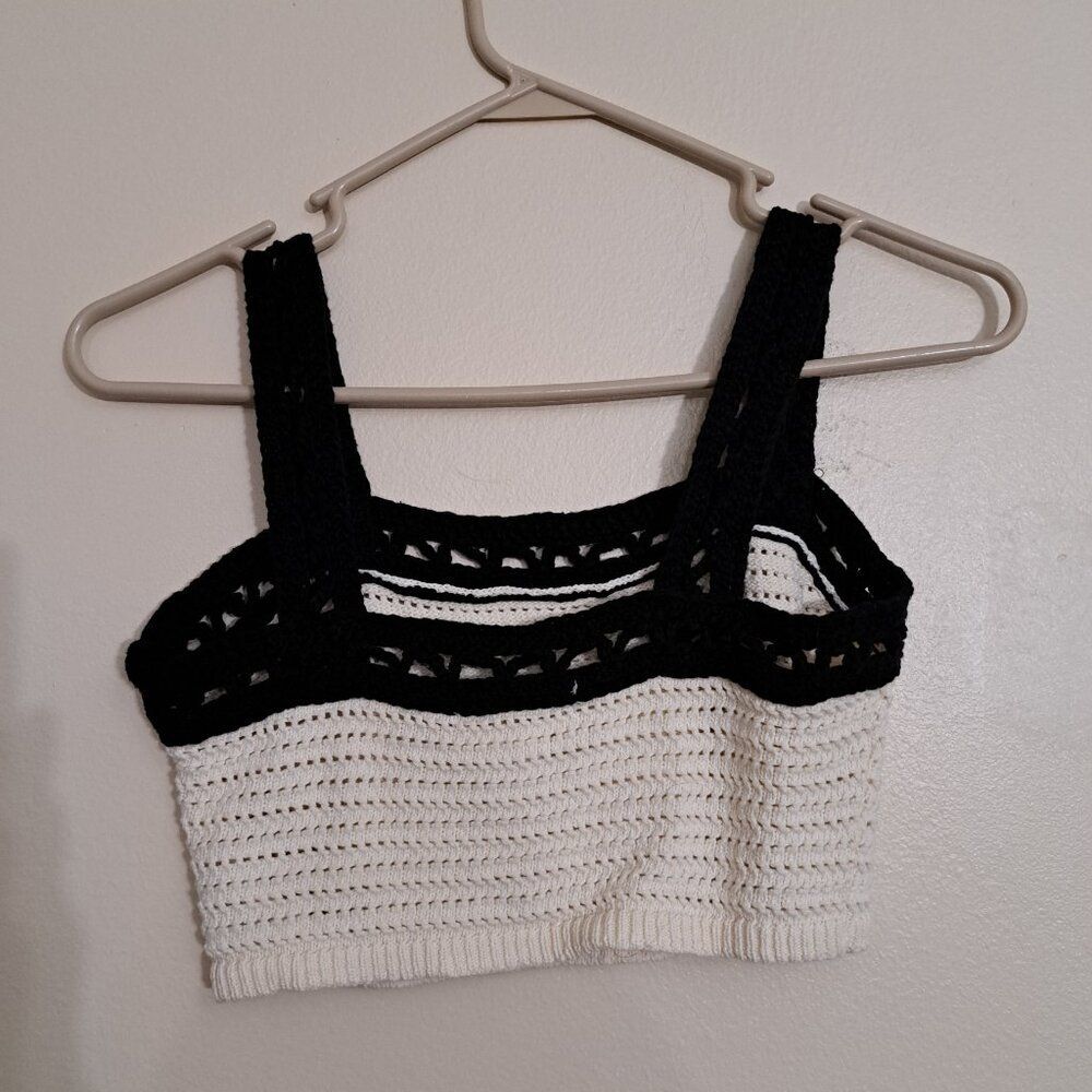 House of Harlow 1960 Crocheted Cream Crop Top with Black Trim XS - Picture 2 of 7